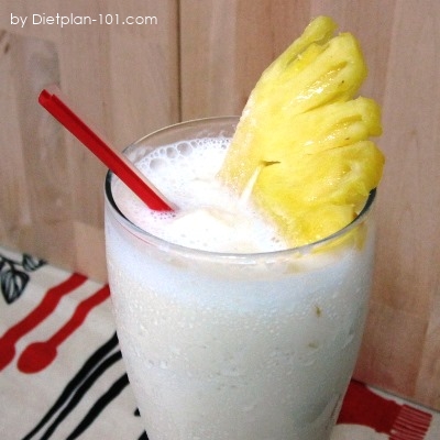 Pineapple Almond Milk Smoothies (Atkins Diet Phase 3 Recipe)
