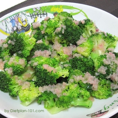 Steamed Broccoli with Lemon Butter Sauce (Atkins Diet Phase 1 Recipe)