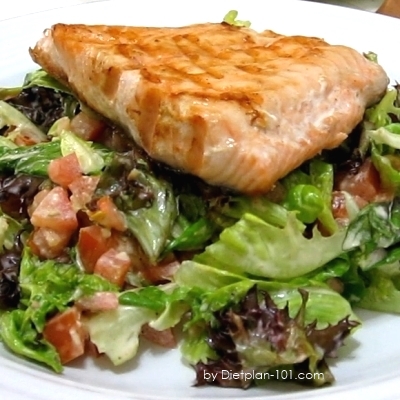 Grilled Salmon Fillet with Italian Dressing Mixed Greens Salad (Atkins Diet Phase 1 Recipe)
