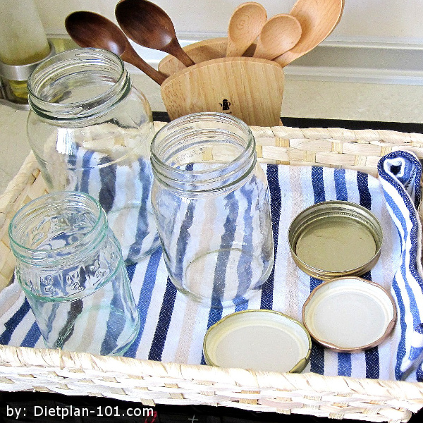 How to Sterilize Canning Jars in Microwave
